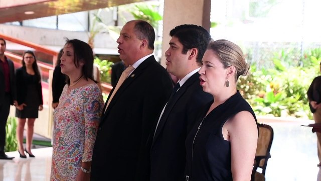 Carlos Alvarado asume el poder en Costa Rica con grandes retos