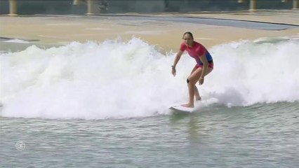 Adrénaline - Surf : Carissa Moore with an 8.73 Wave vs. S.Lima, P.Hareb