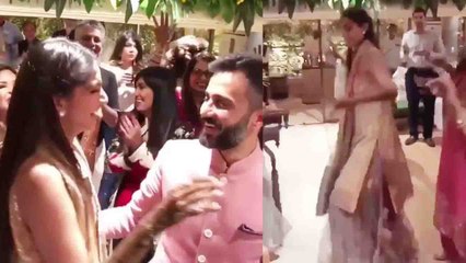 Download Video: Sonam Kapoor Wedding: Sonam's DANCE with Anand Ahuja on Mehndi goes VIRAL; Watch Video | Filmibeat