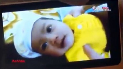 Chuyện lạ Việt Nam: Bé 1 tháng tuổi đã biết gọi "ông ơi, bà ơi" rõ mồn một