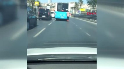 Patenli Gencin Otobüs Arkasında Tehlikeli Yolculuğu