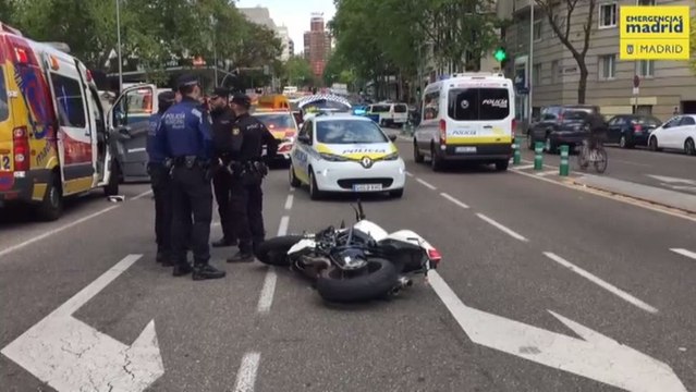 Mueren los dos ocupantes de una moto tras un accidente con un vehículo en el centro de Madrid