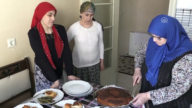 EVLADA ADANAN ÖMÜRLER - Hayatını 5 engelli çocuğuna adadı (1) - DÜZCE