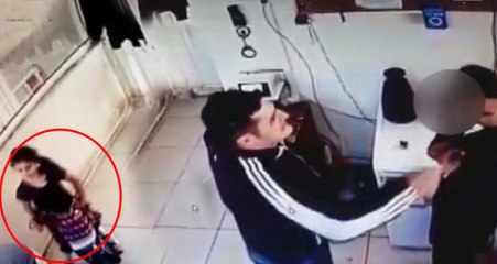 Site Yöneticisi Güvenlikçiyi Darp Ederken, 2 Küçük Çocuğu da İzledi