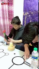 Troll gái xinh cười ra nước mắt