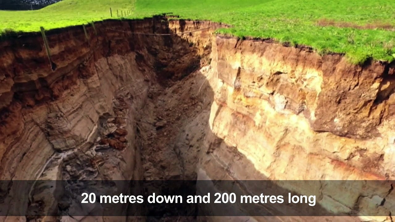 New Zealand sinkhole reveals glimpse into 60,000 y/o volcano