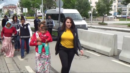 Kadın dolandırıcılık şüphelileri adliyeye çocuklarıyla sevk edildi