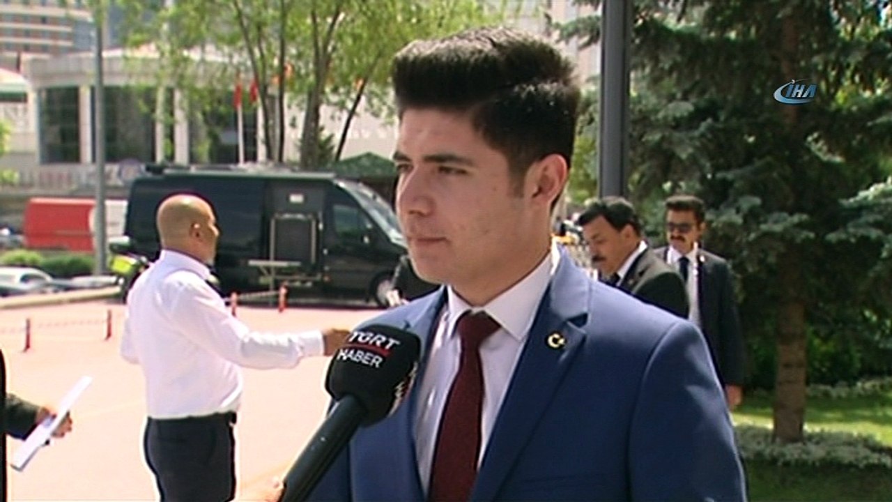 AK Parti aday adayları mülakatlar öncesinde gazetecilerin sorularını cevapladı