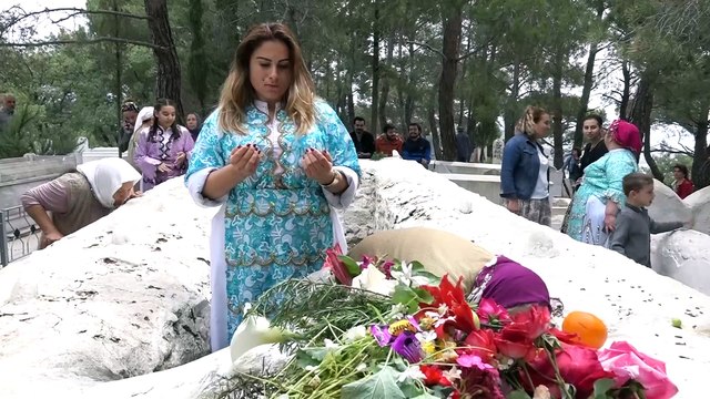 Mezarlıkta Hıdırellez geleneğini 6 asırdır yaşatıyorlar - BALIKESİR