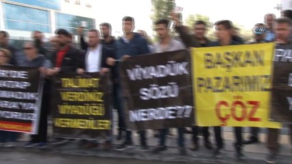 CHP önünde pazarcı eylemi