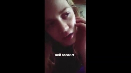 Kendisinden sonra erkek arkadaşının da yarı çıplak videosunu paylaştı