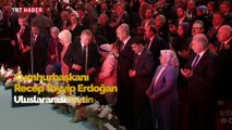 Cumhurbaşkanı Erdoğan, Emine Erdoğan'a zeytin dalı verdi