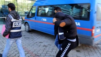 Samsun'da adliyeye oynayarak gelen hırsızlar, tutuklanınca cezaevine de el sallayarak gittiler