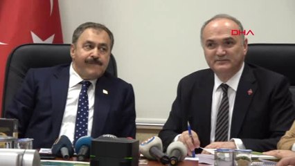 Düzce Bakan Eroğlu ve Özlü Birbirlerine Bal Yedirdi