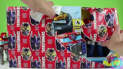 Скачать видео: Transformers Rescue Bots Optimus Prime Rescue Trailer Hauls Chase Bumblebee Blades & Heatwave