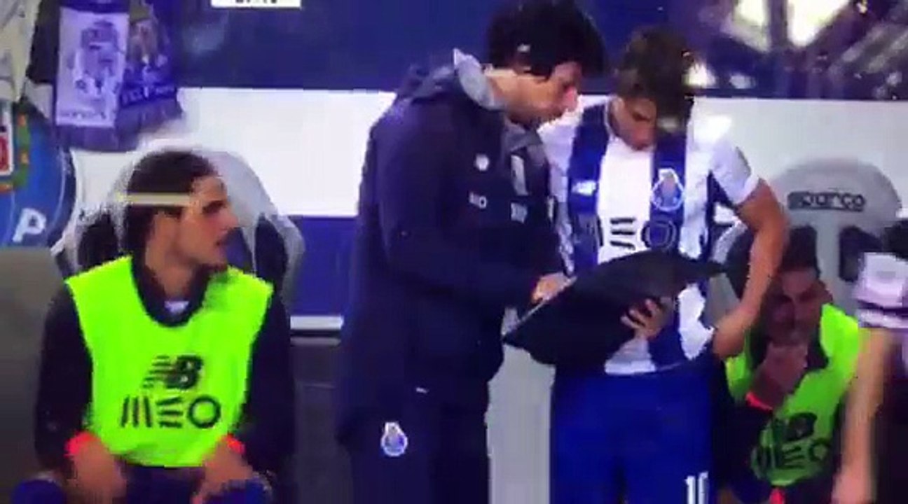video-1525706752