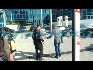 PROVAT QE I BLLOKUAN PASAPORTEN SAIMIR TAHIRIT - News, Lajme - Kanali 9