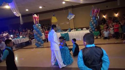 EL MEJOR VALS DE 3 AÑOS GISELL QUINTANAR