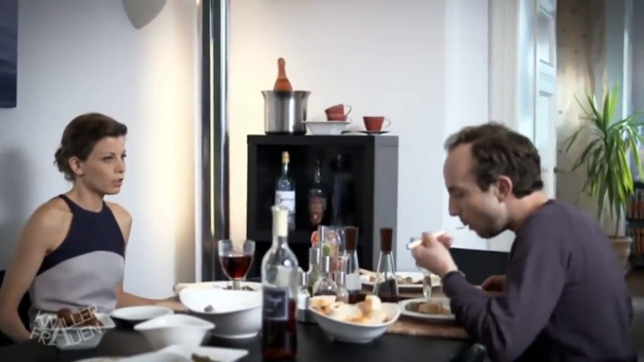 Rotweinfleck richtig entfernen | Knallerfrauen mit Martina Hill