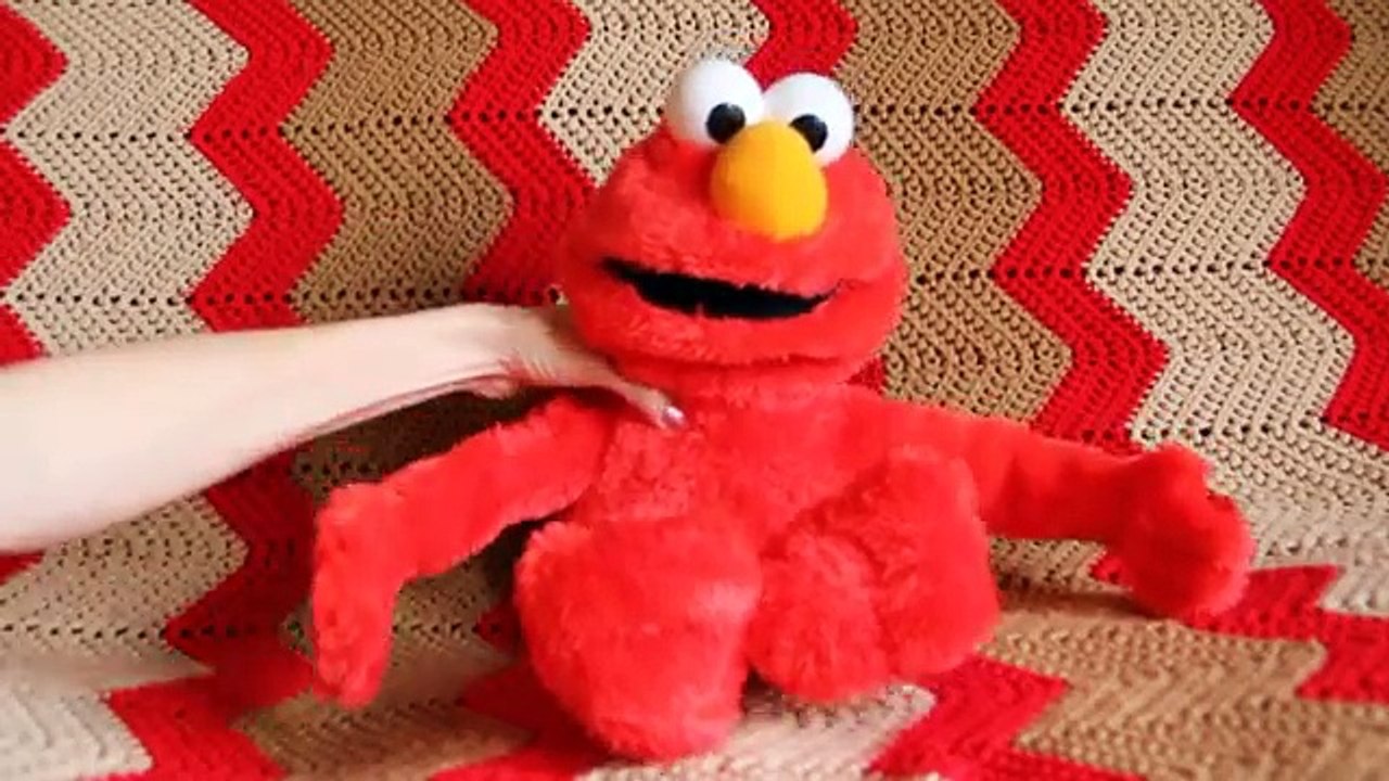Sesame Street Big Hugs Elmo by Playskool (Dance, Sing, Imagine, & Hug With Elmo)