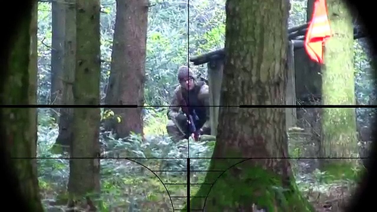 Airsoft Sniper Gameplay - Shooting through knotholes