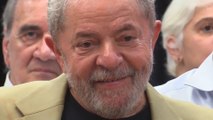 Lula cumple un mes de prisión arropado por la militancia en Curitiba