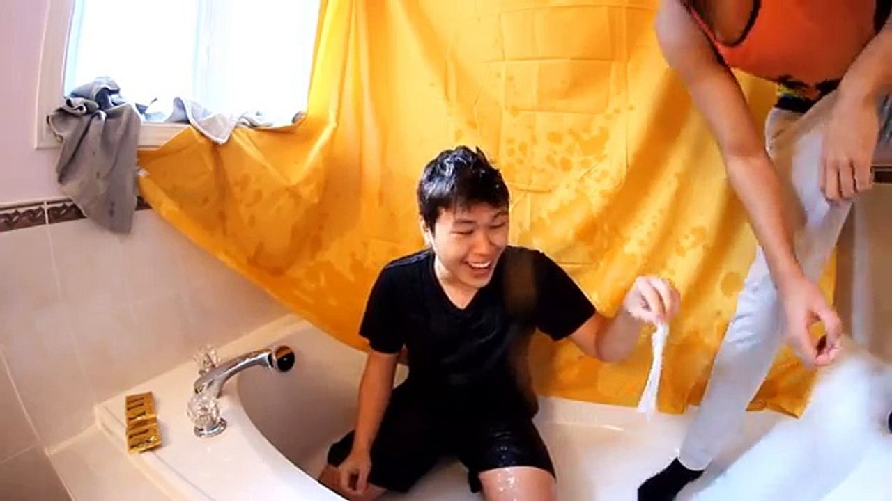 THE CONDOM CHALLENGE (GONE WRONG)