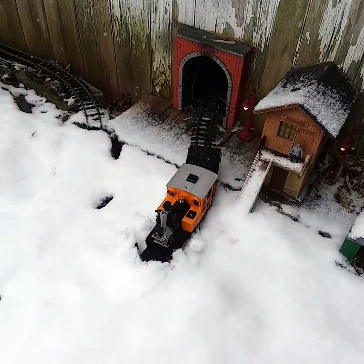 Model Train Plow Time