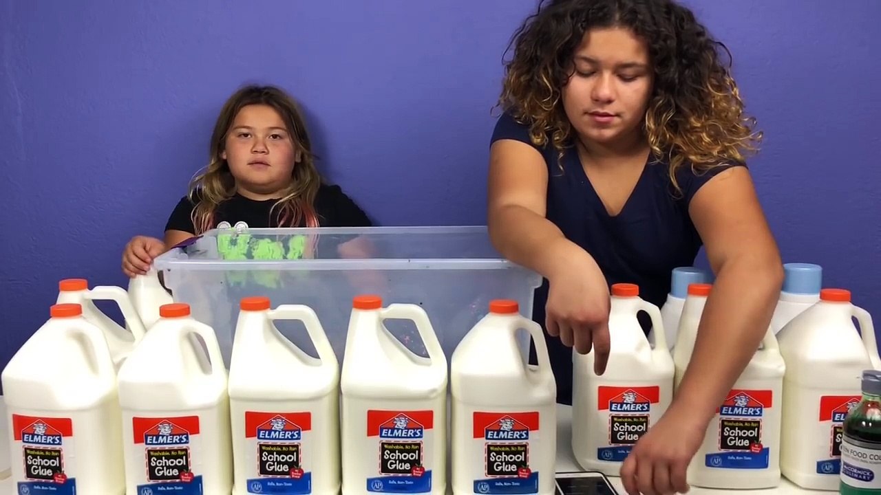 Making 10 Gallons of Slime in 10 minutes - 10 Gallons of Slime in 10 minutes Challenge