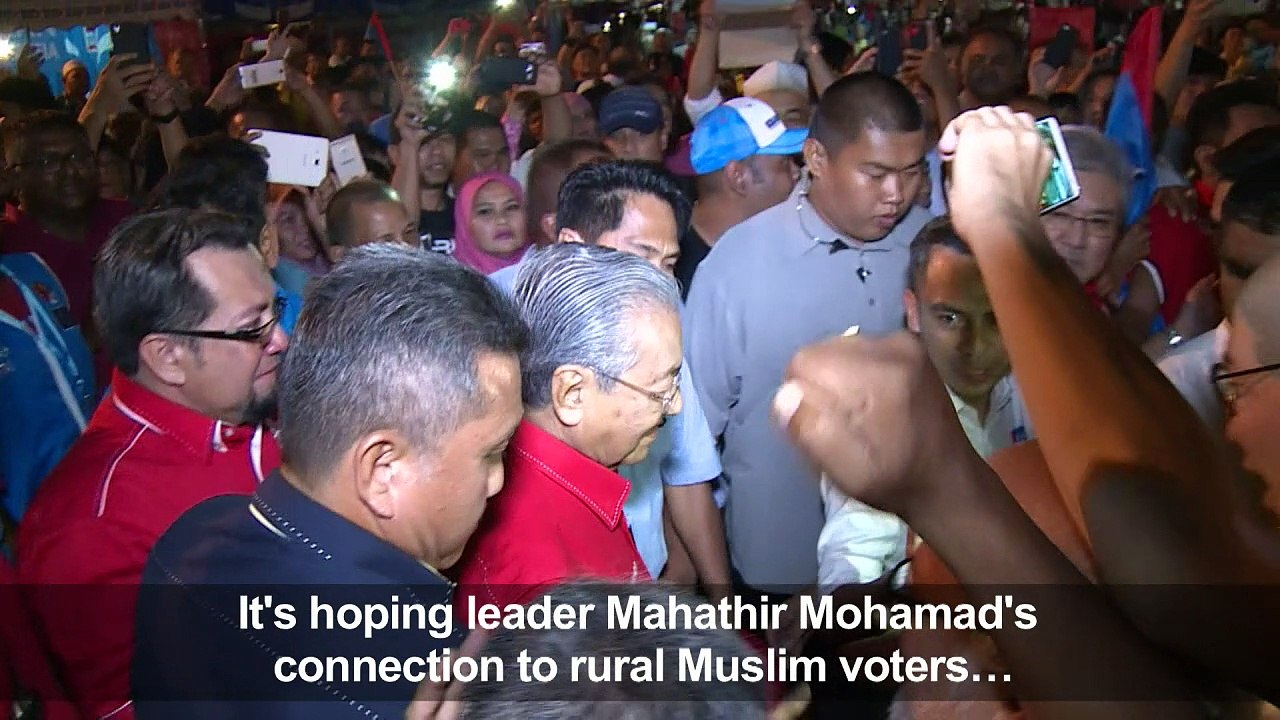 Malaysian opposition hopes for 'Malay tsunami'...