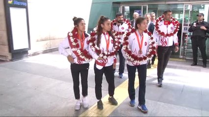 Dünya 3'üncüsü Kadın Yürüyüş Milli Takımı Yurda Döndü