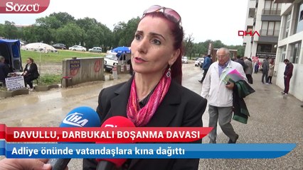 Tải video: Boşanma davası açan kadın, davul ve darbuka çaldırıp oynadı