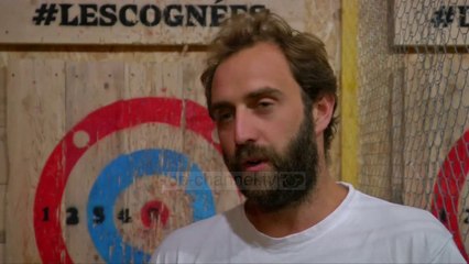 Metodë e re argëtimi përmes hedhjes së sëpatës - Top Channel Albania - News - Lajme