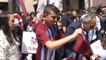 Trabzonsporlu oyuncular imza gününe katıldı