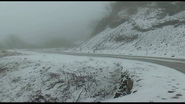 BORA E PARE NE JUGLINDJE TE SHQIPERISE, ZBARDHEN PIKAT TURISTIKE TE DARDHES E VOSKOPOJES LAJM