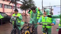 Yağmur Demediler, Okula Bisikletle Gittiler