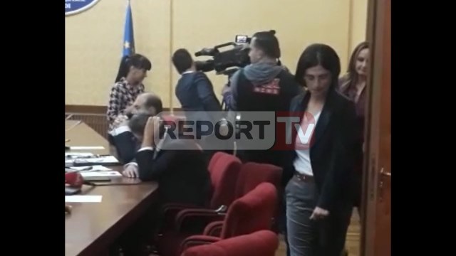 Report TV - PD braktis komisionin e Financave, qëndron LSI