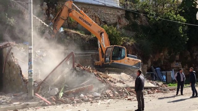 Nis aksioni në Himarë, banorët protestojnë kundër shembjeve - Top Channel Albania - News - Lajme