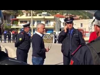 Ora News - Himarë, ndërpritet shembja e banesave, banorët protestë me flamuj grekë