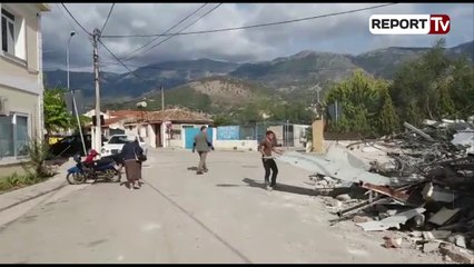 Report TV - Himarë, IKMT vazhdon prishjen e objekteve përgjatë shëtitores