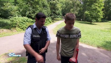 Armer André! Trotz Krücken umgeschubst! | Auf Streife | SAT.1 TV