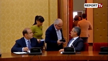 Скачать видео: Report TV - Diskutohet buxheti, PD braktis 'Ekonominë', qëndron LSI