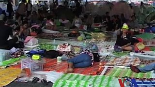 泰国反对派抗议持续，街头小贩大赚一笔
