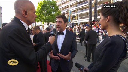 Javier Bardem parle de "Everybody knows" au micro de Laurent Weil - Cannes 2018