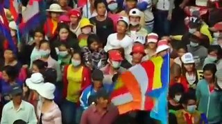 柬埔寨工人罢工 要求洪森下台