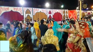 देशी है भाई। Indian wedding and women dance ! हरियाणवी भी राजस्थानी भी