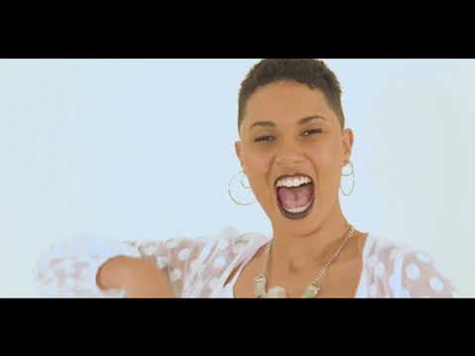 MAÍRA BALDAIA | SÓ POR UM INSTANTE [VIDEO CLIPE OFICIAL]