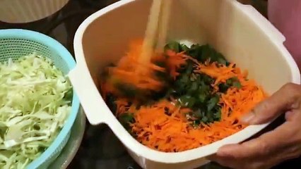 How to make Vietnamese Chicken Cabbage Salad - Goi Ga