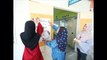 Petugas Suruhanjaya Pilihan Raya (SPR) membuat persiapan terakhir di pusat mengundi di Parlimen P124 Bandar Tun Razak sempena Pilihan Raya Umum ke-14 di Sekolah