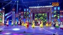 Watch Bajwa Sisters- Neeru Bajwa & Rubina Bajwa Performing LIVE At PTC Punjabi Film Awards 2018